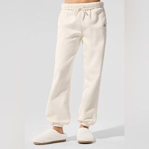Alo Accolade Sweatpant in Ivory
